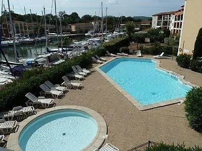 La Venise Provencale 아파트